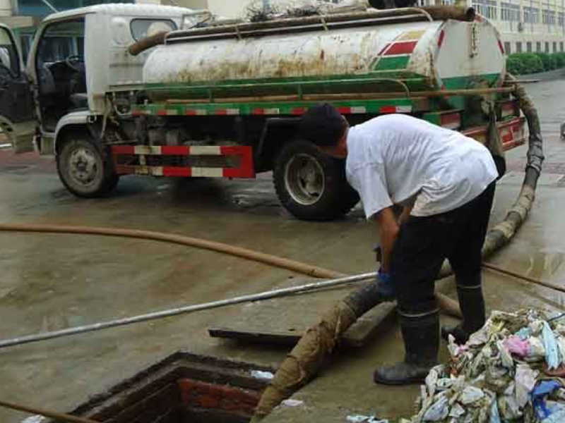 荔湾南岸路抽粪车清理化粪池、管道疏通、疏通马桶